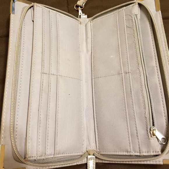 Metallic Silver Wallet - Picture 2 of 7